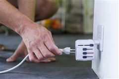 SKROSS cestovný adaptér PRO, univerzálny, uzemnený