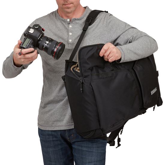 Thule Covert™ fotobatoh 32 L TCDK232 - čierny