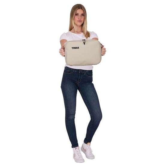 Thule Chasm stredné puzdro na vybavenie TCGC302 - Soft Sand