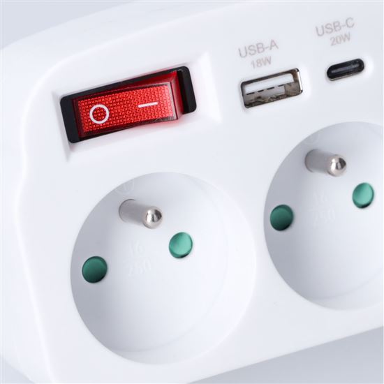 Solight rozbočovač 2 x 16A, USB A+C rychlonabíjačka 20W PD, biely, vypínač