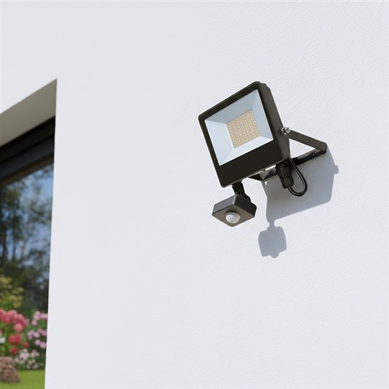 Solight LED reflektor so senzorom TOP, 30W, max. 3900lm, 3CCT, voliteľný výkon 100/66%, IP65, rýchlospojka